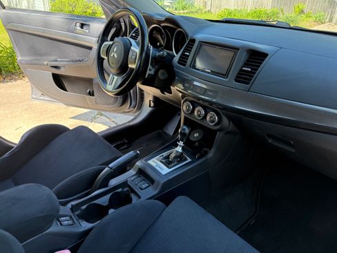 Used 2010 Mitsubishi Lancer Evolution SE image 16