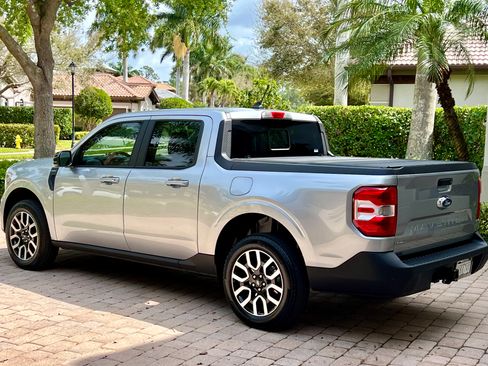 Used 2024 Ford Maverick Lariat image 2