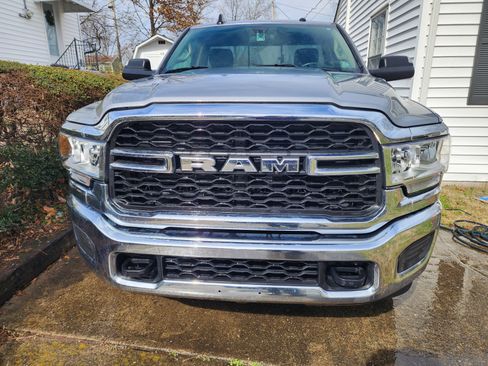 Used 2020 RAM 3500 Tradesman w/ Chrome Appearance Group image 12