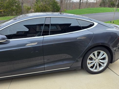 Used 2015 Tesla Model S 85D image 8