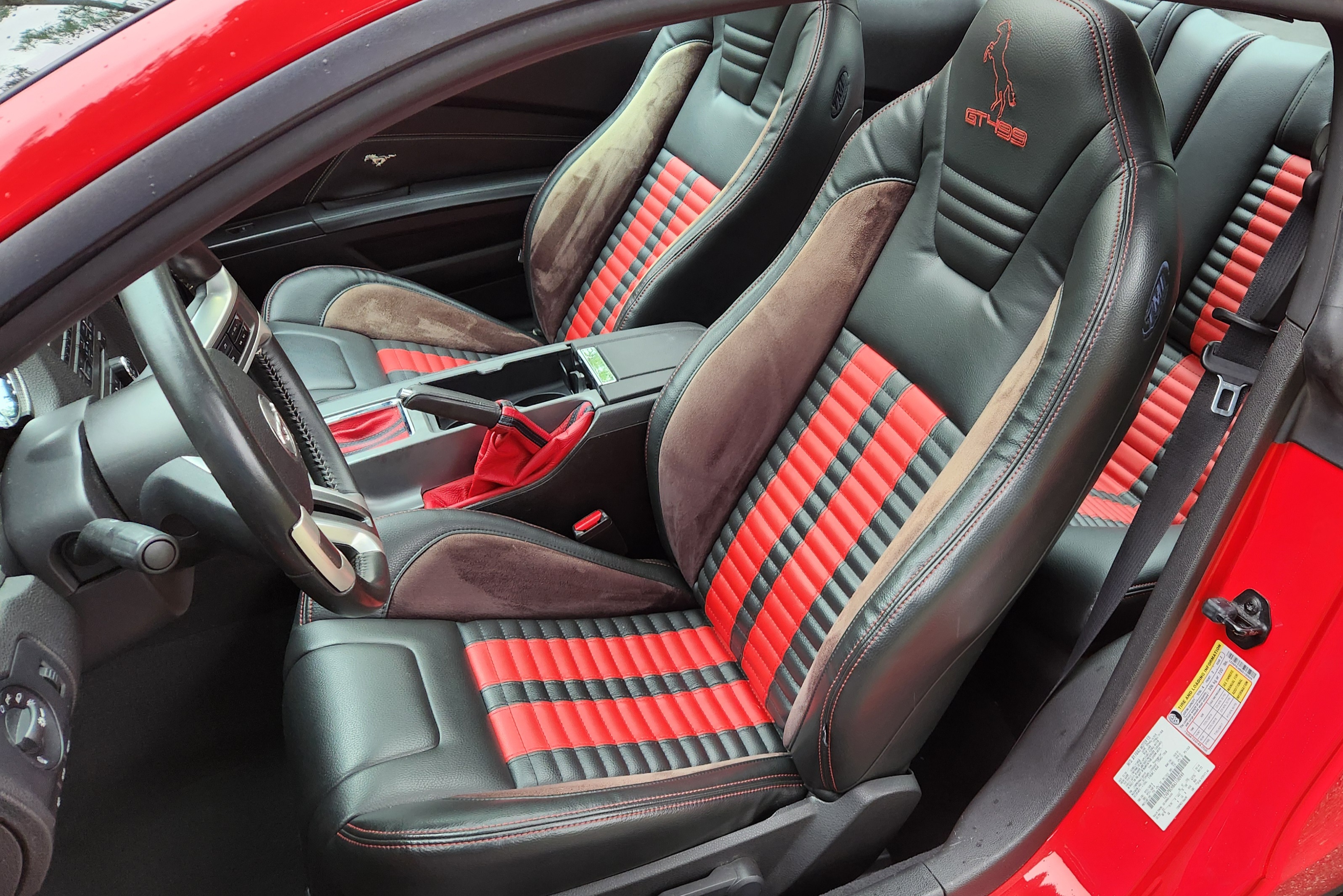 Used 2010 Ford Mustang GT Premium RWD image 16