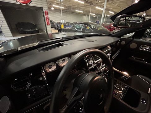 Used 2018 Rolls-Royce Wraith RWD image 26