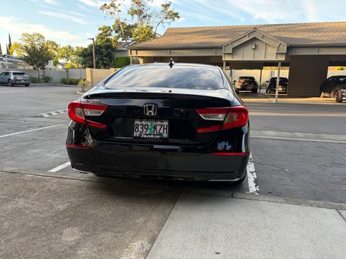 Used 2018 Honda Accord LX image 2