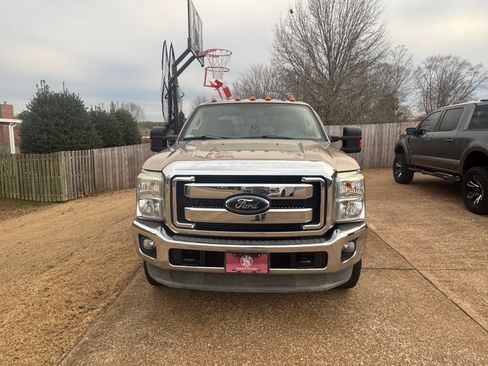 Used 2012 Ford F250 XLT w/ XLT Value Pkg image 2