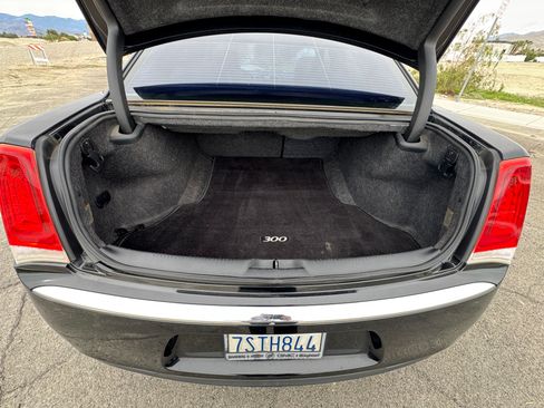 Used 2016 Chrysler 300 C image 6