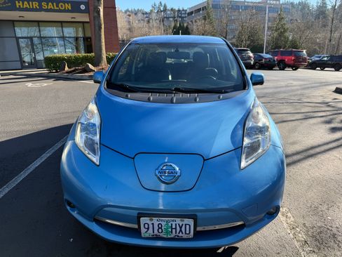 Used 2013 Nissan Leaf SL w/ Premium Pkg image 11
