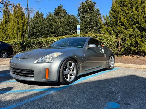 Used 2006 Nissan 350Z Coupe RWD image 2