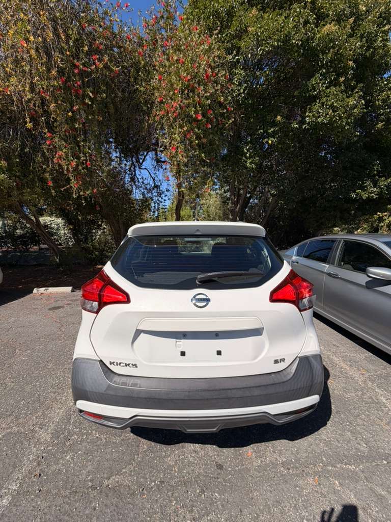 Used 2019 Nissan Kicks SR w/ SR Premium Package FWD image 8