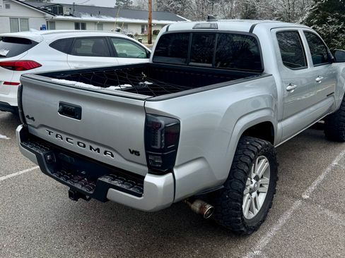 Used 2023 Toyota Tacoma SR image 5