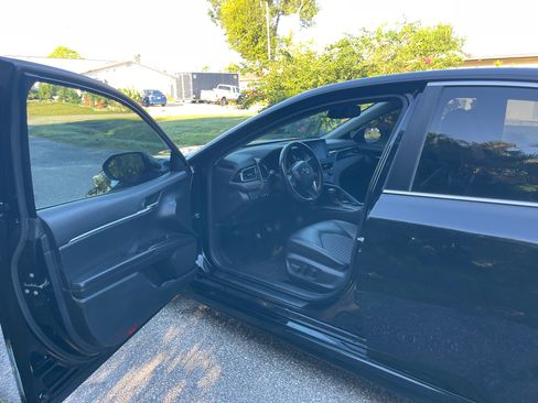 Used 2023 Toyota Camry SE w/ Cold Weather Package image 15