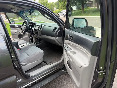 Used 2015 Toyota Tacoma 4x4 Double Cab w/ TRD Off-Road Package image 13
