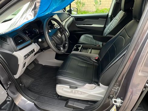 Used 2019 Honda Odyssey EX image 9