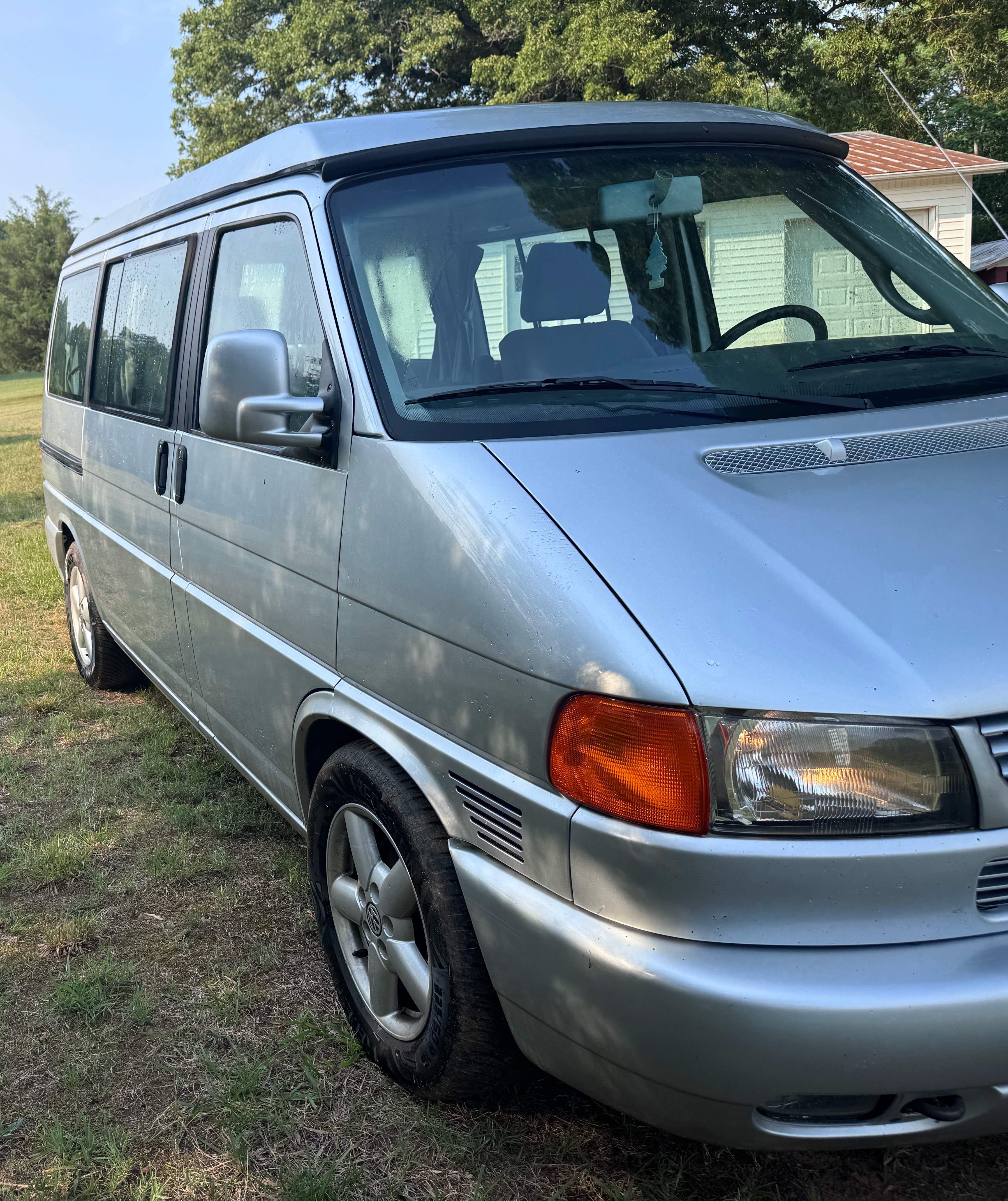 Used 2003 Volkswagen Eurovan MV FWD image 4