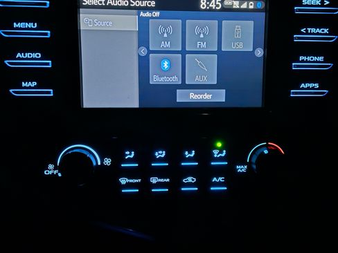 Used 2019 Toyota Camry LE image 17