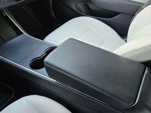 Used 2019 Tesla Model 3 Standard Range Plus image 17