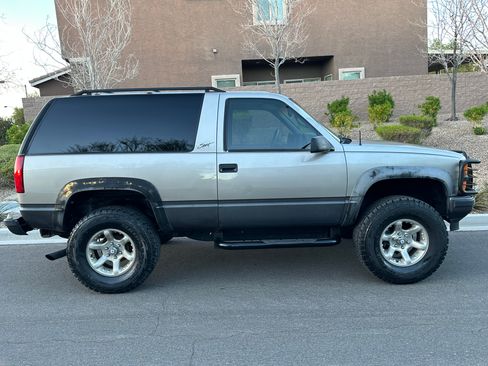 Used 1999 Chevrolet Tahoe 4WD 2-Door w/ Preferred Equipment Group image 11