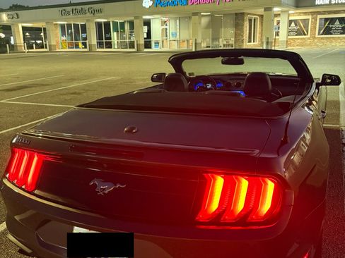 Used 2020 Ford Mustang Premium RWD image 13