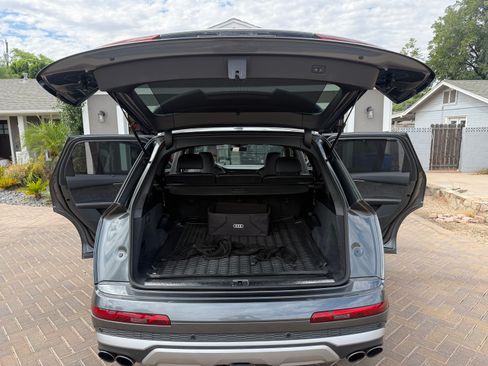 Used 2021 Audi SQ7 Prestige w/ Prestige Package AWD/4WD image 9