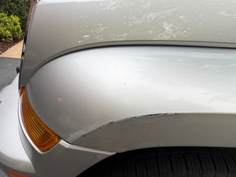 Used 2005 Jeep Liberty Limited AWD/4WD image 9