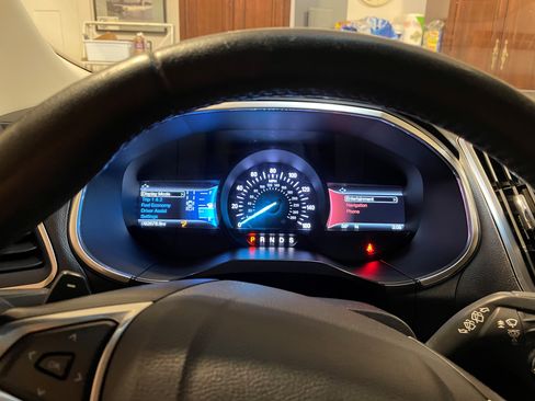 Used 2015 Ford Edge Titanium w/ Equipment Group 302A image 13