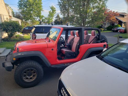 Used 2013 Jeep Wrangler Sport w/ Connectivity Group image 5