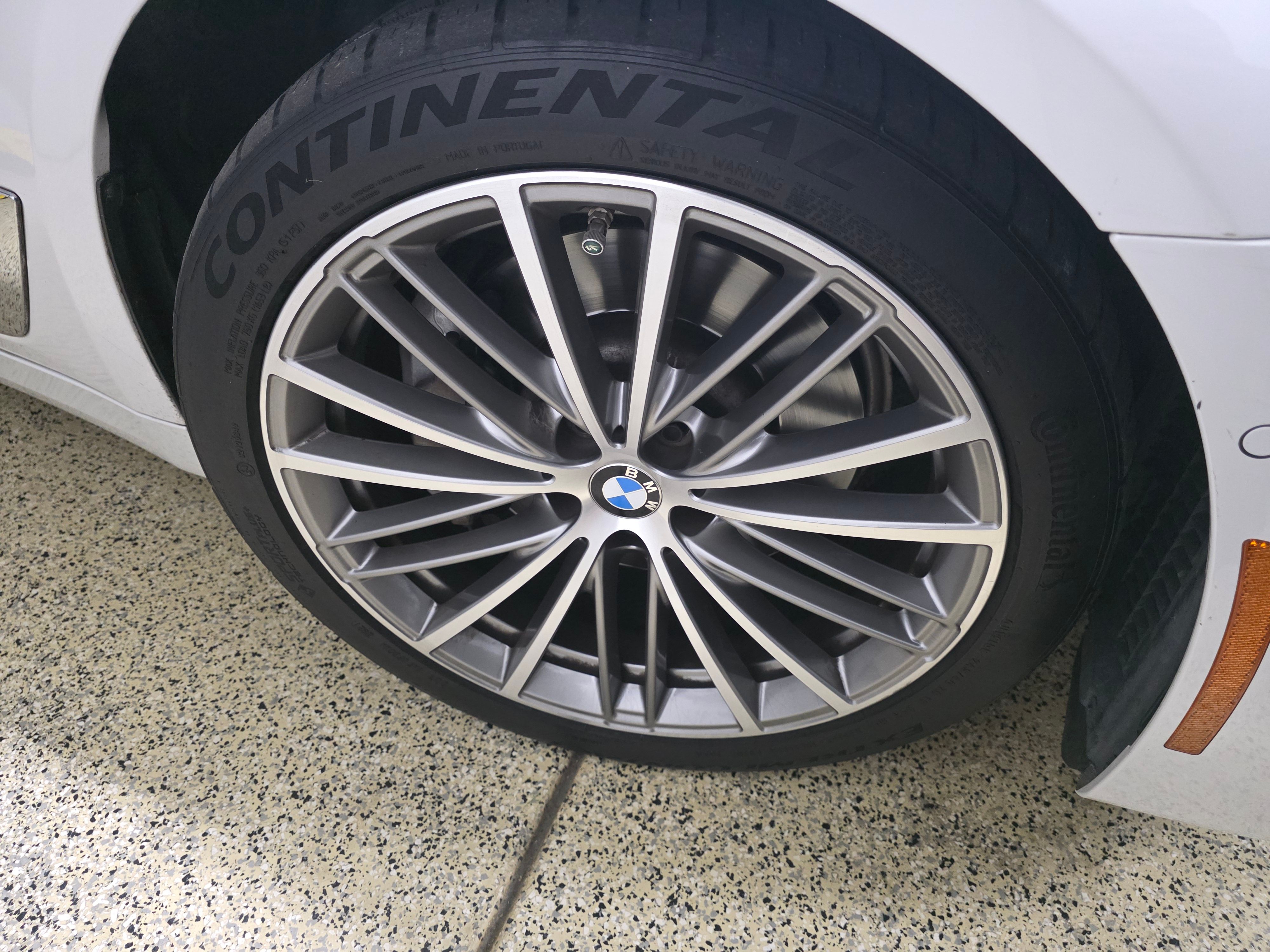 Used 2019 BMW 530i w/ Convenience Package RWD image 16