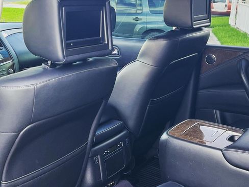 Used 2016 INFINITI QX80 4WD w/ 22" Wheel Package image 3