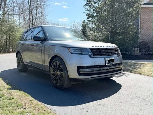 Used 2025 Land Rover Range Rover Autobiography image 5