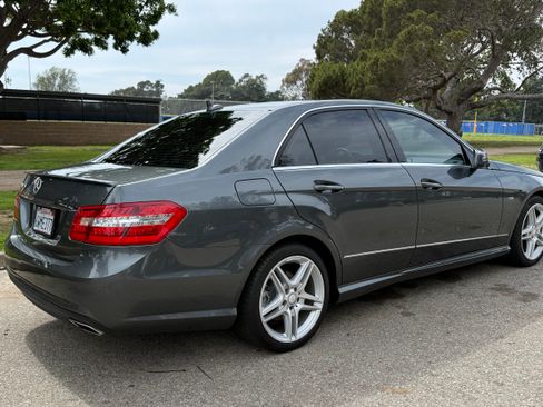 Used 2012 Mercedes-Benz E 350 Sedan image 4