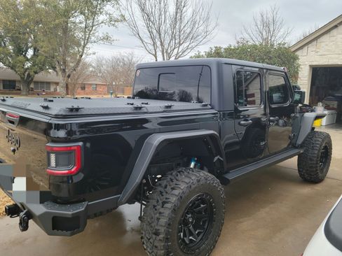 Used 2021 Jeep Gladiator Sport image 8