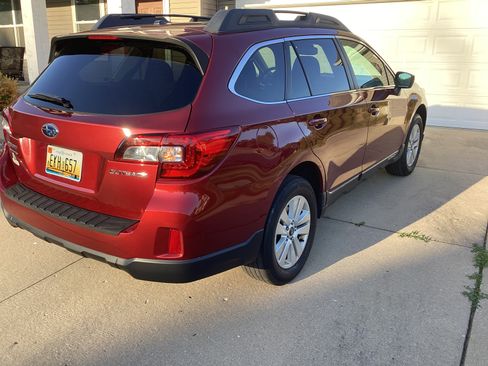 Used 2015 Subaru Outback 2.5i Premium AWD/4WD image 5