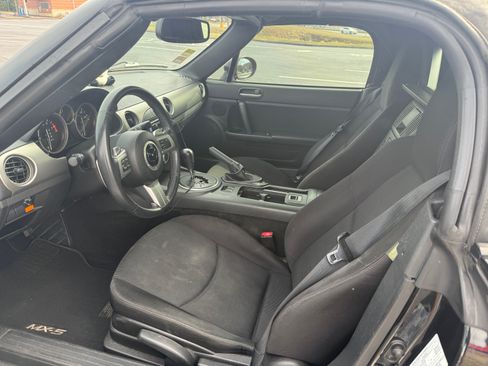 Used 2011 MAZDA MX-5 Miata Touring image 8