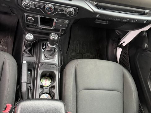 Used 2021 Jeep Wrangler Unlimited Sport image 8