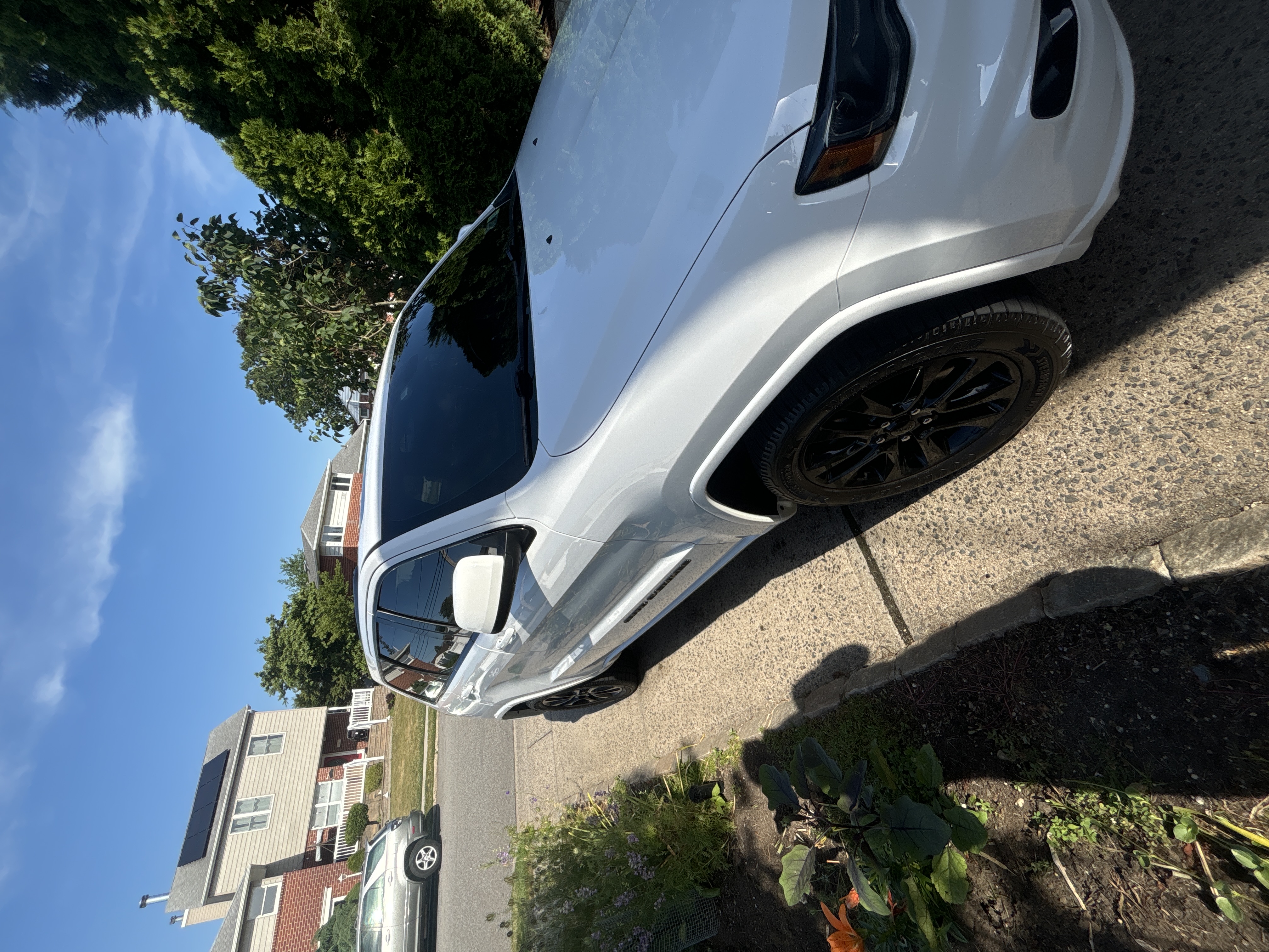 Used 2021 Jeep Grand Cherokee Laredo X AWD/4WD image 2
