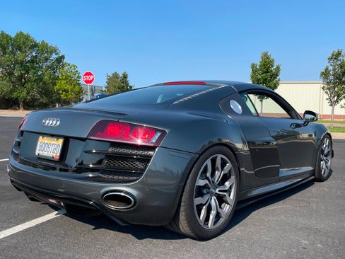 Used 2012 Audi R8 V10 image 11