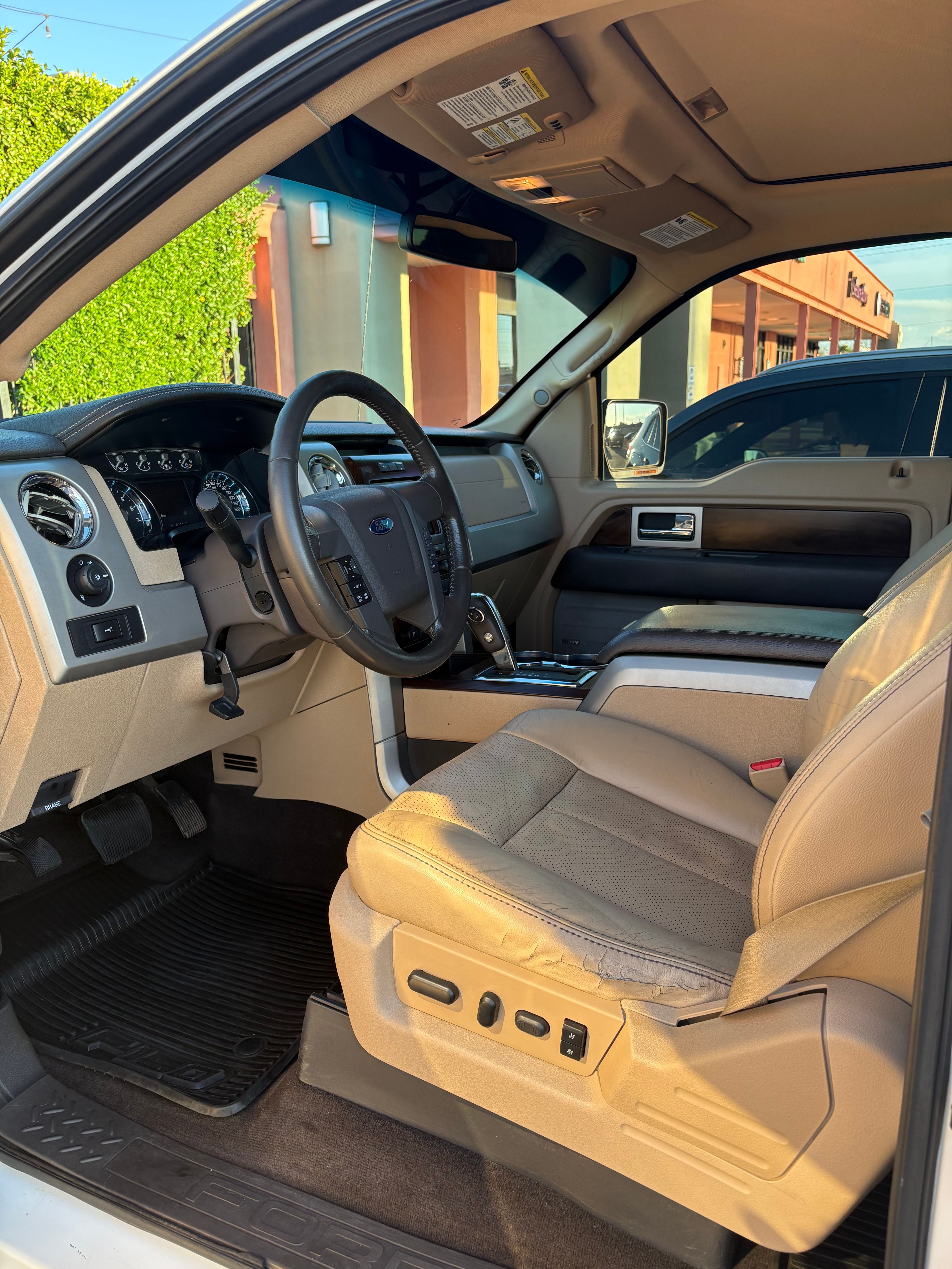 Used 2012 Ford F150 Lariat w/ Lariat Plus Pkg AWD/4WD image 6