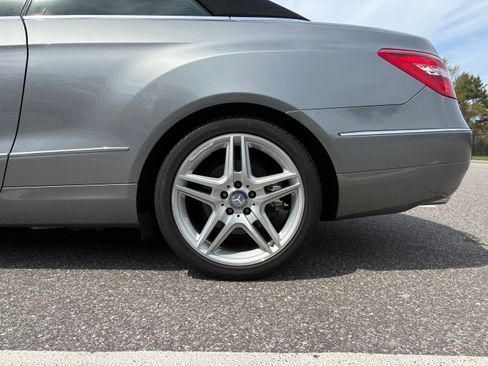 Used 2011 Mercedes-Benz E 350 Cabriolet image 21