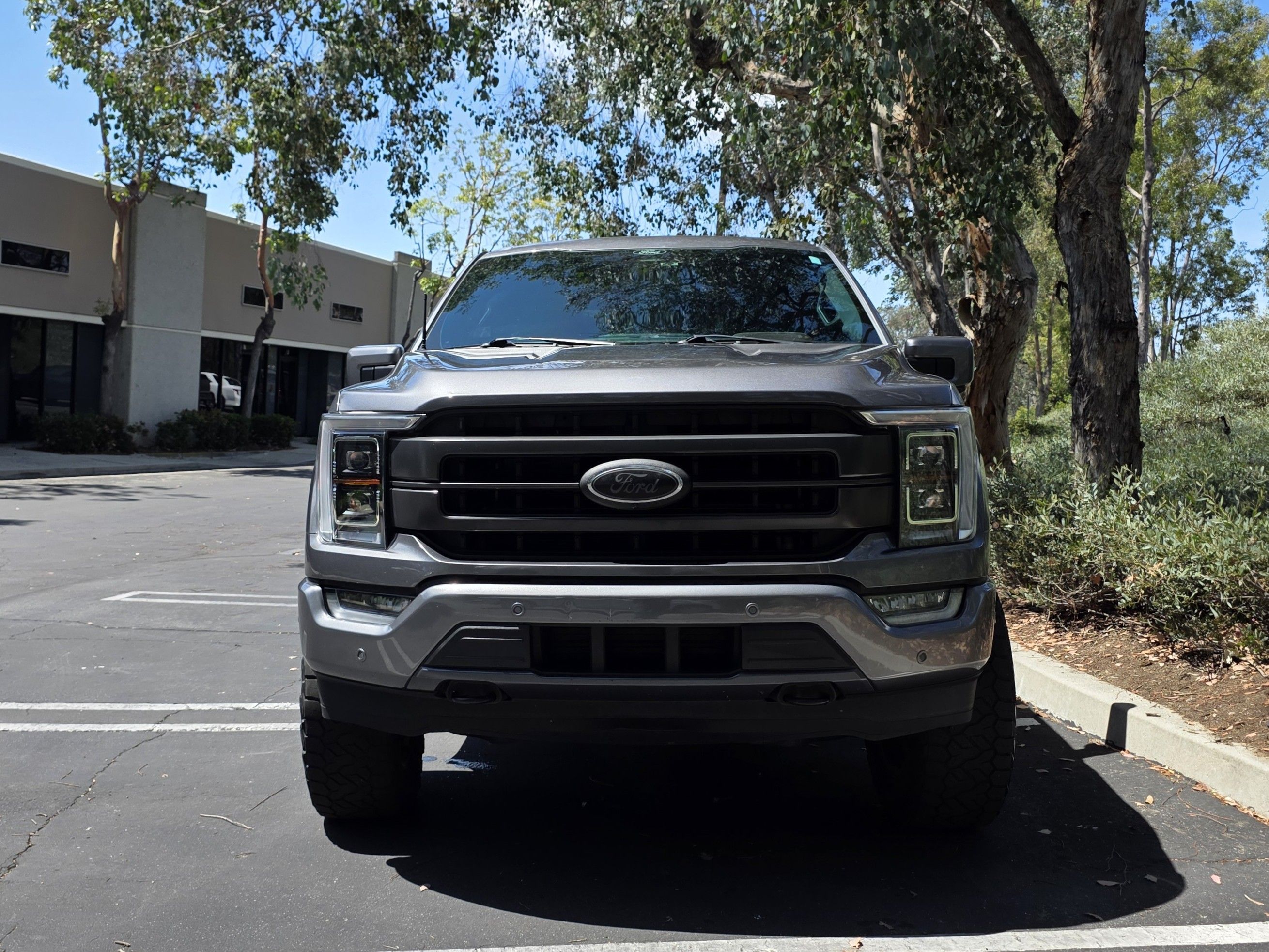 Used 2022 Ford F150 Lariat w/ Equipment Group 502A High AWD/4WD image 4