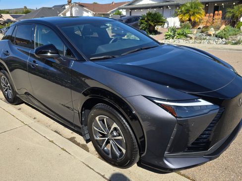 Used 2023 Lexus RZ 450e Premium w/ Accessory Package (Z1) image 5