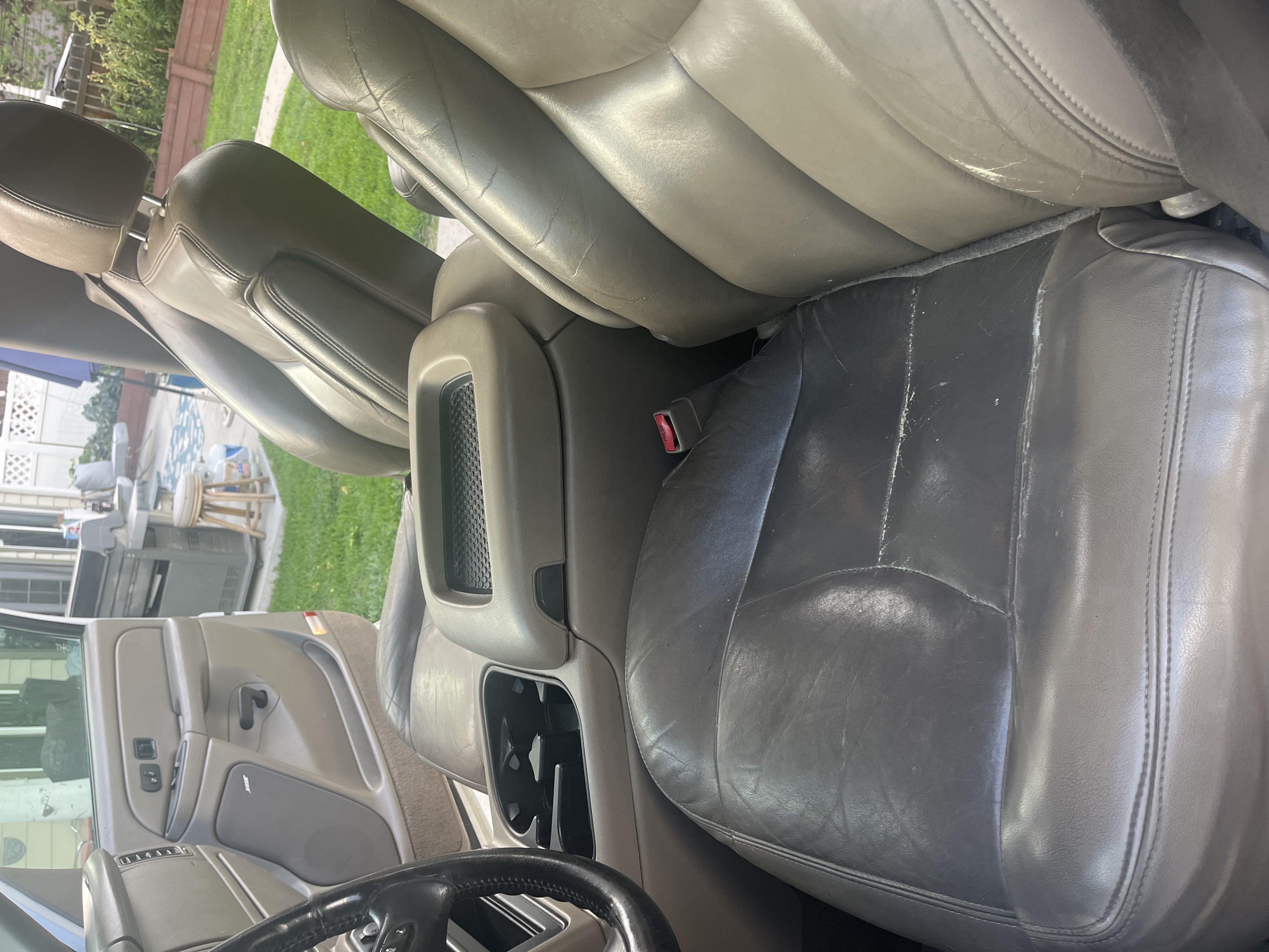 Used 2004 Chevrolet Silverado 2500 LT AWD/4WD image 8