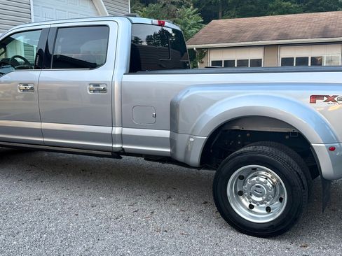 Used 2021 Ford F450 Platinum w/ FX4 Off-Road Package AWD/4WD image 6