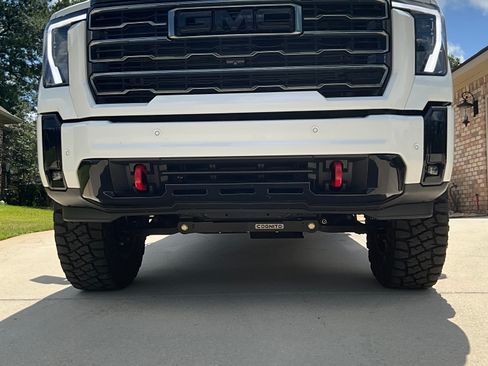 Used 2025 GMC Sierra 2500 AT4 w/ AT4 Premium Plus Package AWD/4WD image 2