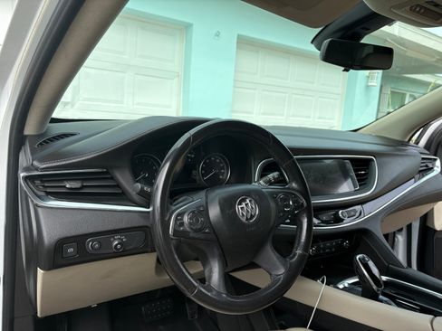 Used 2019 Buick Enclave Essence image 14