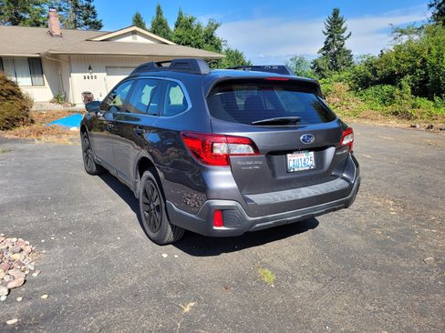 Used 2019 Subaru Outback 2.5i AWD/4WD image 14