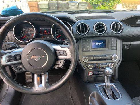 Used 2019 Ford Mustang Coupe RWD image 13