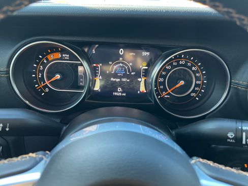 Used 2021 Jeep Gladiator Overland image 5