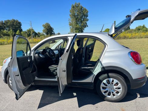 Used 2017 FIAT 500X Pop image 2