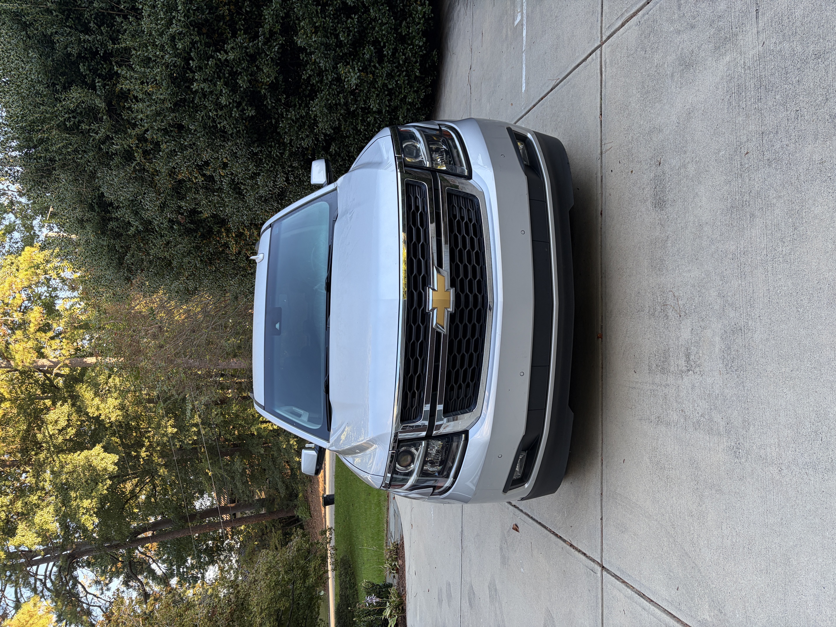 Used 2019 Chevrolet Tahoe LT w/ Luxury Package RWD image 5