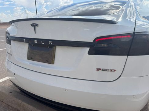 Used 2016 Tesla Model S P90D image 5