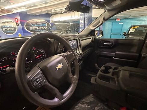 Used 2020 Chevrolet Silverado 1500 Custom w/ Custom Value Package RWD image 10